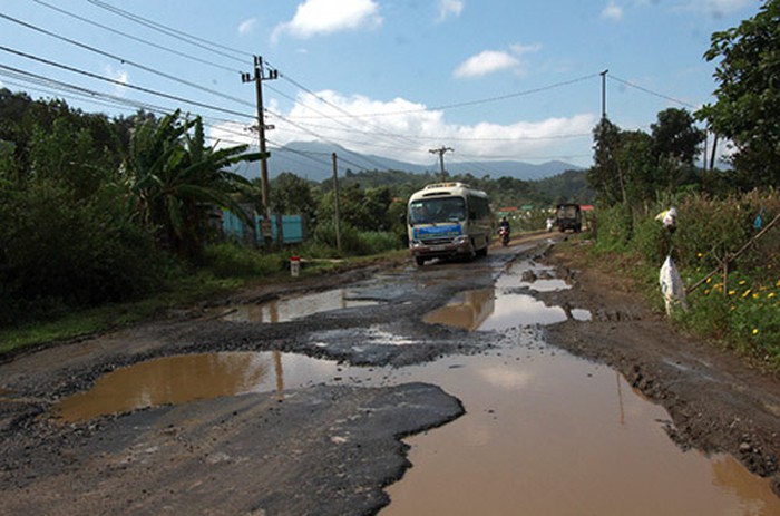 Phê duyệt kinh phí bảo dưỡng, sửa chữa và làm mới một số đoạn trên các tuyến Tỉnh lộ  trong năm 2019