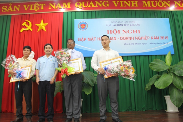 Hải quan Đắk Lắk: Đẩy mạnh công tác hợp tác Hải quan - Doanh nghiệp
