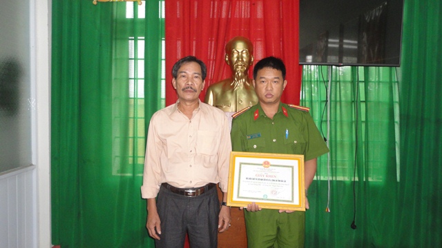 Huyện Buôn Đôn: Khen thưởng Đội Cảnh sát chữa cháy, cứu hộ cứu nạn số 6, Công an tỉnh Đắk Lắk