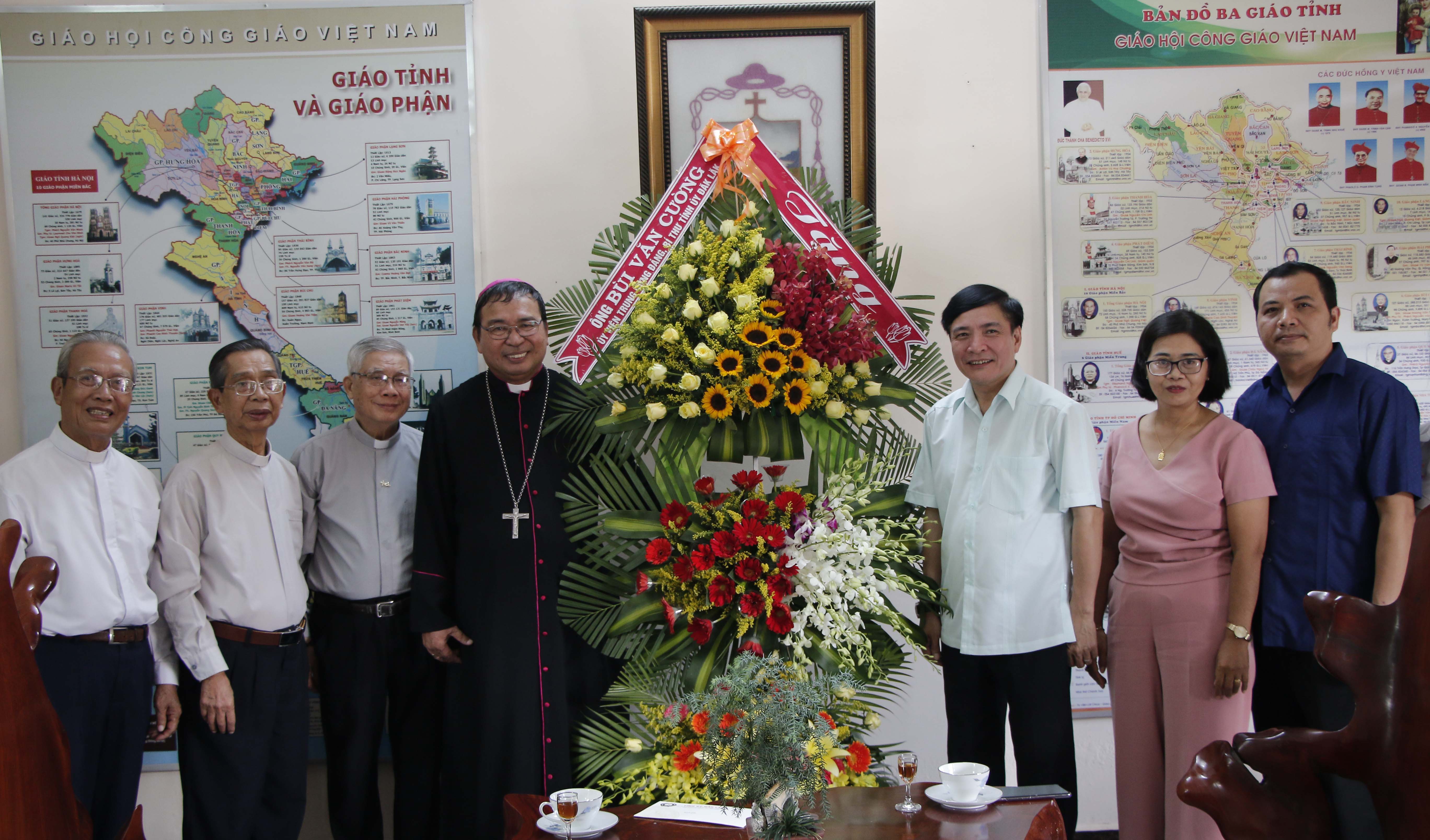 Bí thư Tỉnh ủy thăm và làm việc với các cơ sở tôn giáo