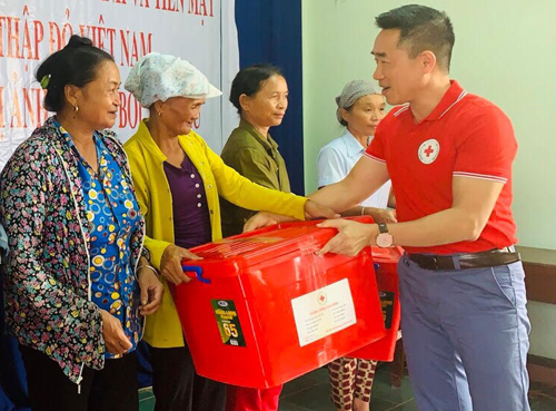 Hội Chữ thập đỏ Việt Nam hỗ trợ người dân Đắk Lắk bị thiệt hại do mưa lũ