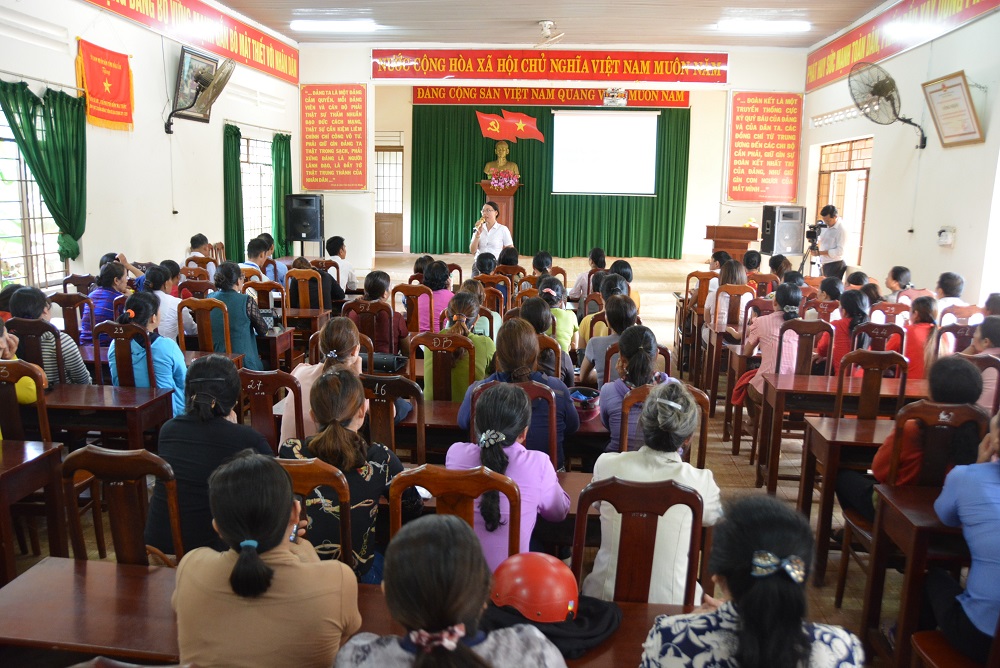 Hội LHPN thành phố Buôn Ma Thuột tuyên truyền, phổ biến giáo dục pháp luật và trợ giúp pháp lý cho hội viên phụ nữ xã Ea Kao