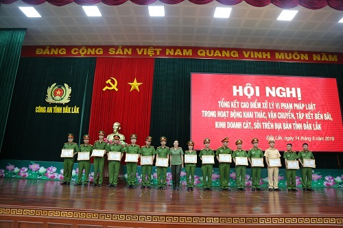 Phát hiện, xử lý 108 vụ vi phạm trong hoạt động khai thác, vận chuyển, kinh doanh cát, sỏi