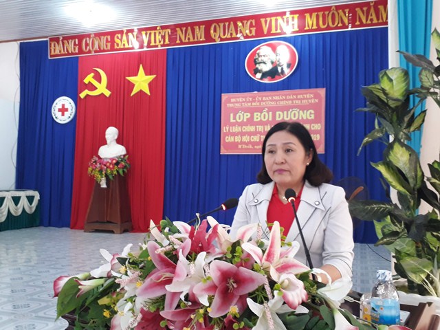 Hội Chữ thập đỏ huyện M’Đrắk bồi dưỡng lý luận chính trị và nghiệp vụ dành cho cán bộ cơ sở