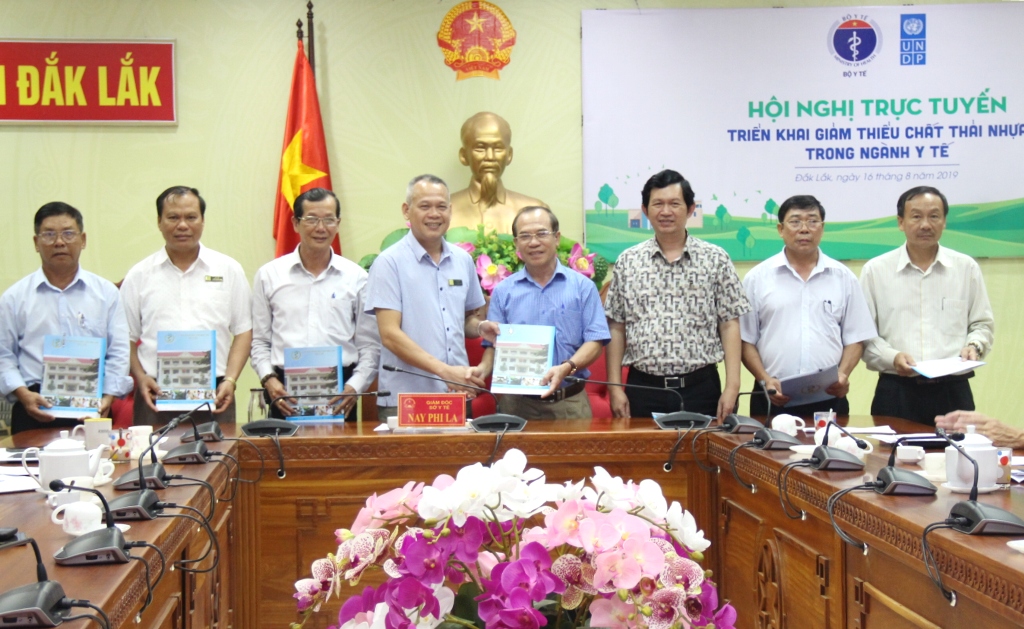 Health sector to minimise plastic waste