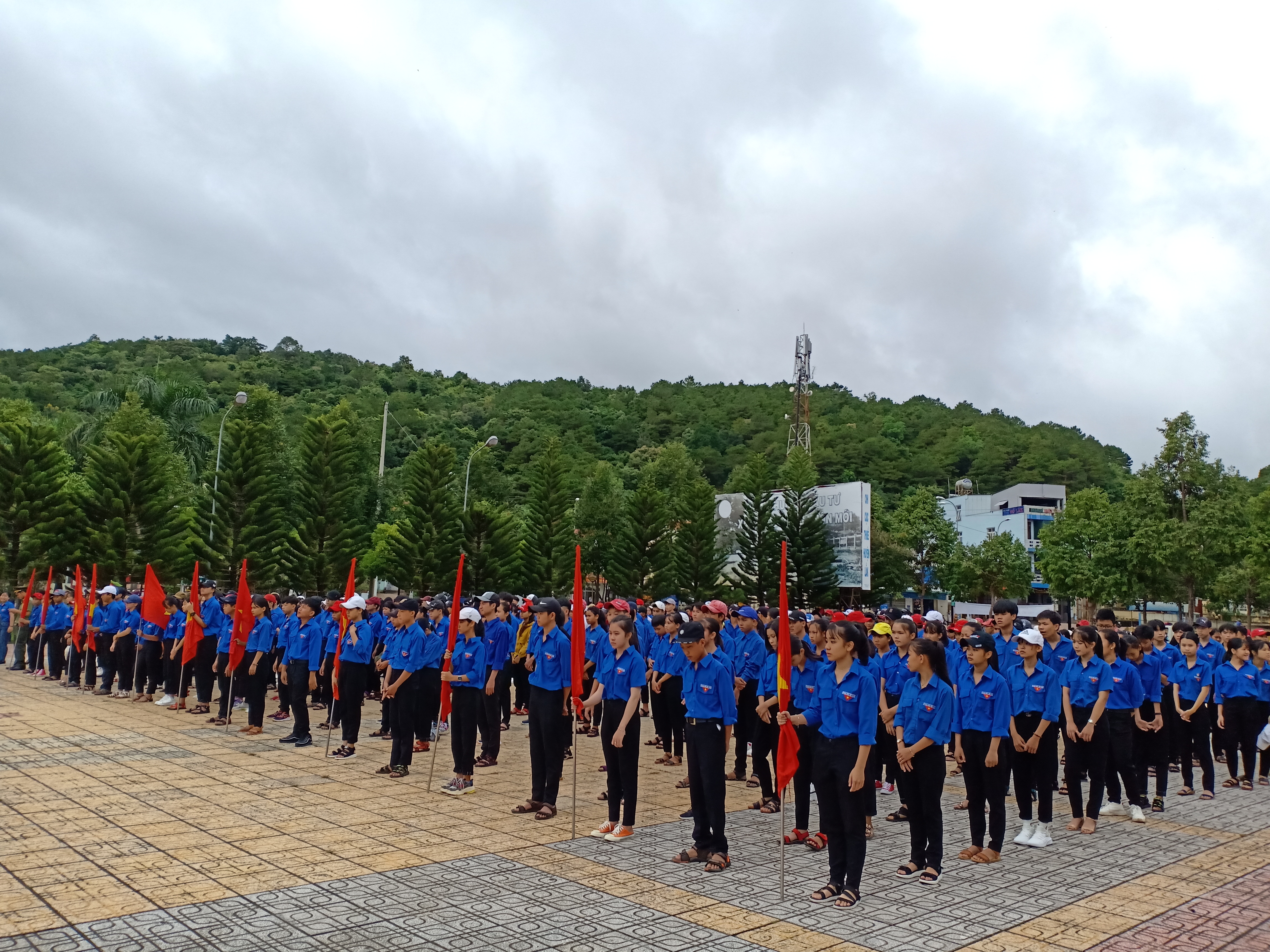 Huyện Lắk sôi nổi Lễ phát động hưởng ứng Tháng An toàn giao thông năm 2019