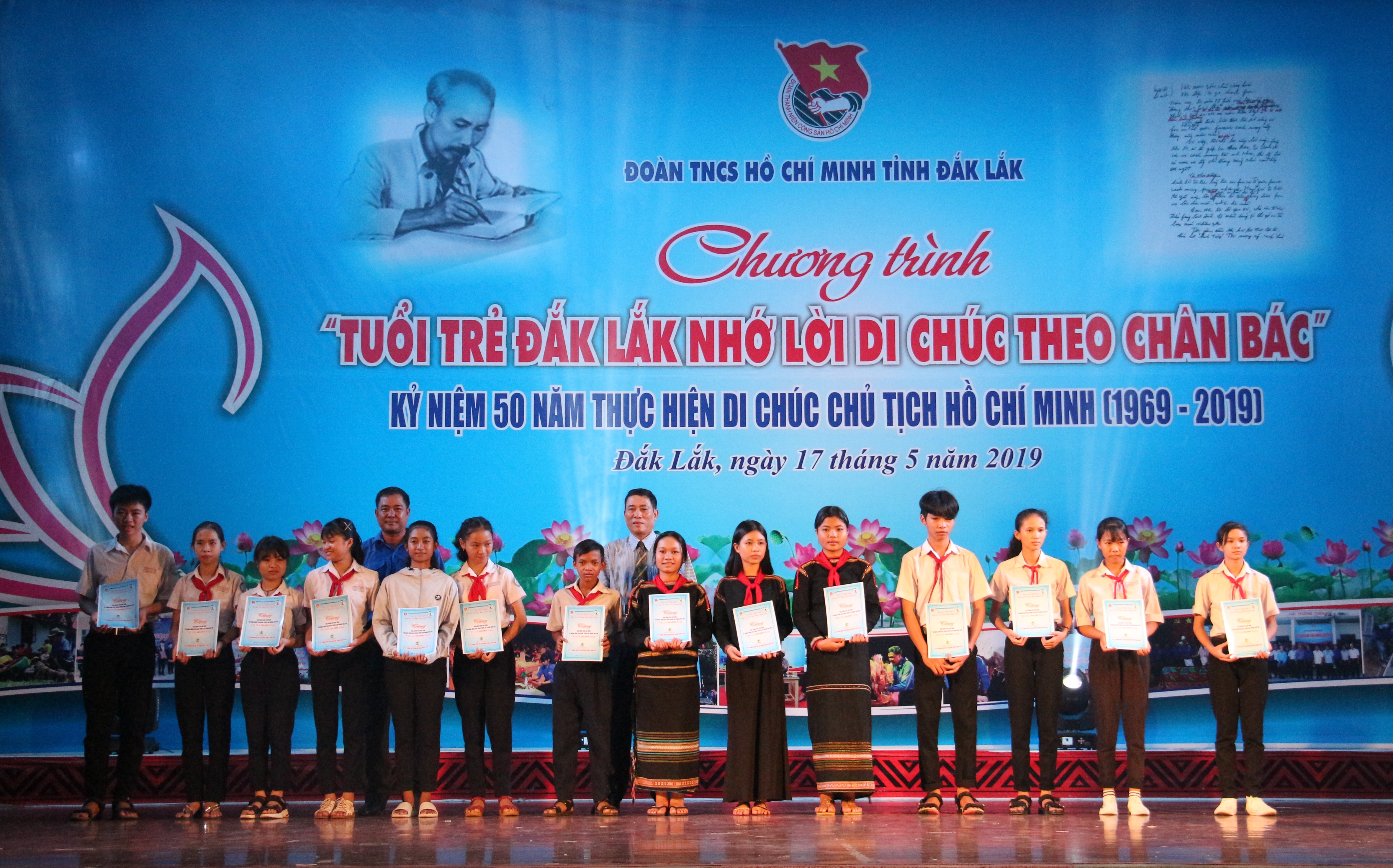 Tuổi trẻ Đắk Lắk nhớ lời Di chúc theo chân Bác