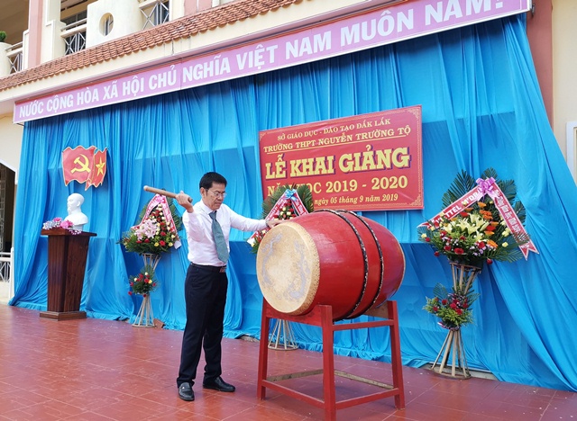 Trường THPT Nguyễn Trường Tộ, huyện M’Đrắk khai giảng năm học mới