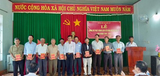 Lễ công bố phát hành cuốn Lịch sử Đảng bộ xã Hòa Lễ