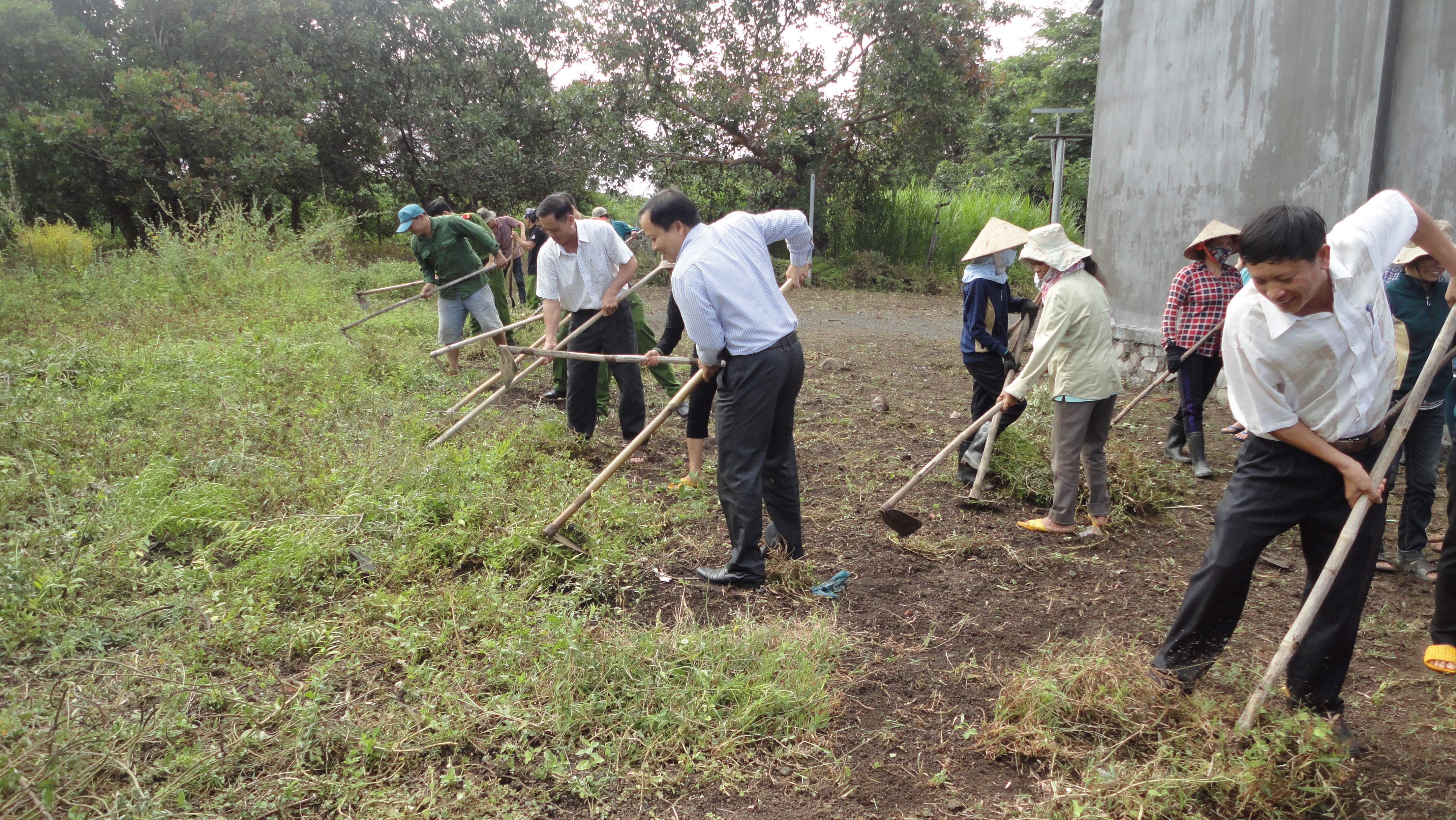 Huyện Buôn Đôn khó khăn trong triển khai tiêu chí môi trường