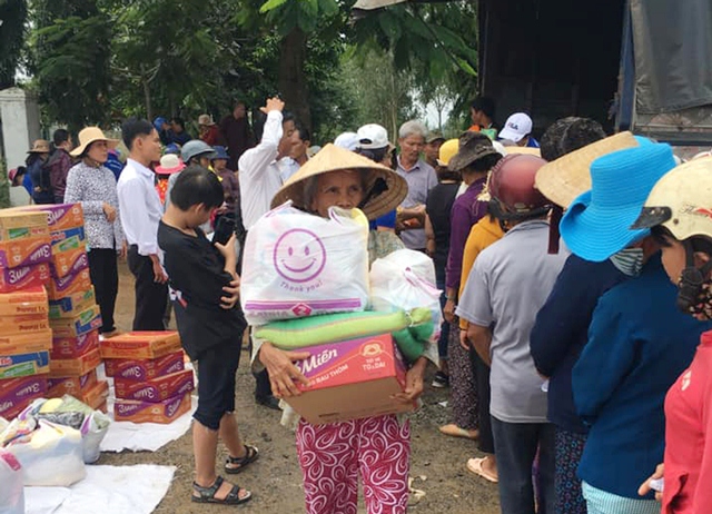 Tặng 290 suất quà cho bà con nghèo tại xã Hòa Tân, huyện Krông Bông