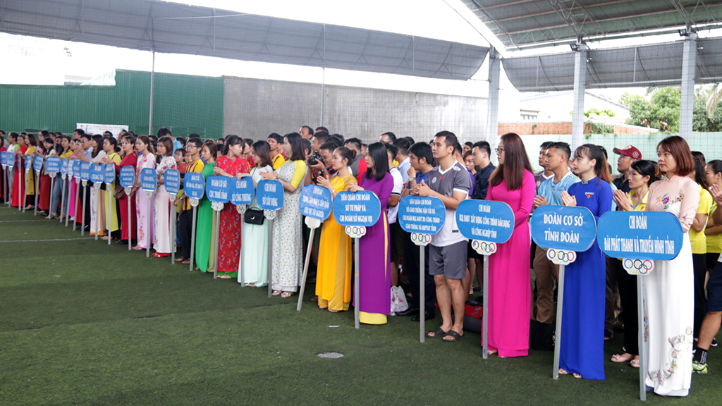 Đoàn khối các cơ quan tỉnh: Khai mạc Giải bóng đá Mini Nam - Nữ năm 2019