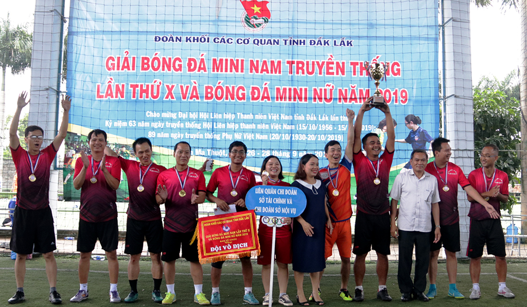 Bế mạc Giải bóng đá Mini Nam - Nữ năm 2019