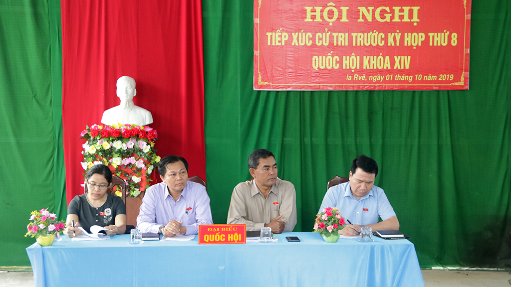 Hội nghị tiếp xúc cử tri trước Kỳ họp thứ 8, Quốc hội khóa XIV tại xã Ia Rvê