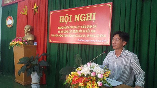 Hội nghị hướng dẫn lấy ý kiến sự hài lòng của người dân về kết quả xây dựng NTM ở 3 xã: Ea Wy, Ea Khal và Ea Hiao.