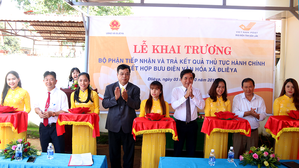 Krông Năng: Khai trương mô hình “Bộ phận tiếp nhận và trả kết quả kết hợp bưu điện văn hóa xã”