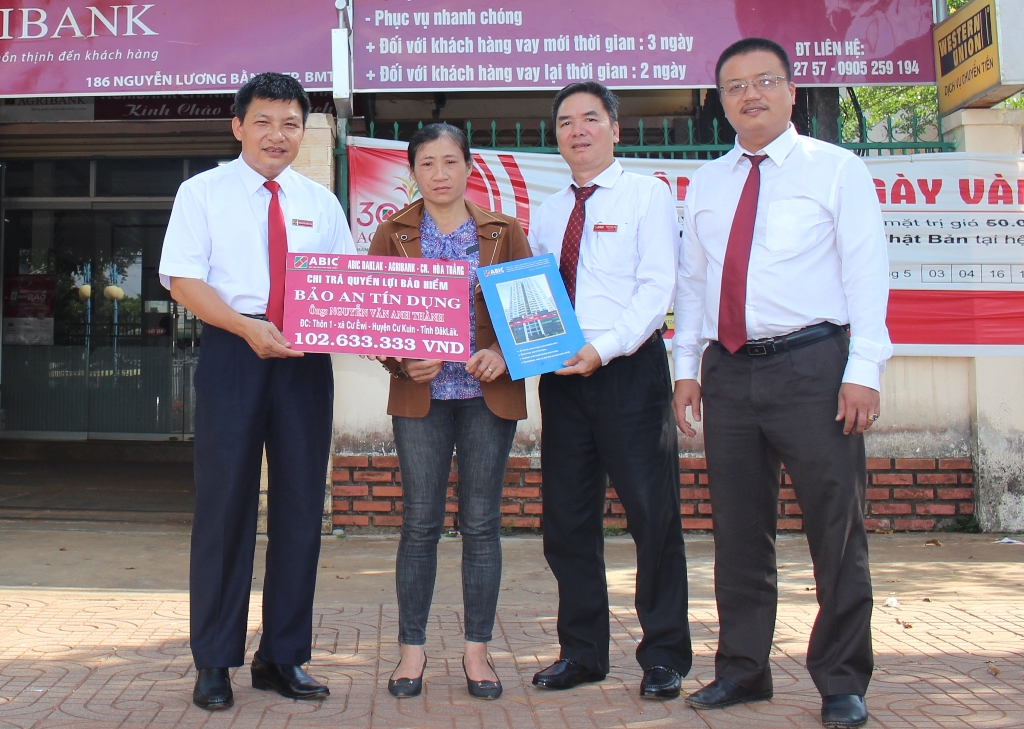 Agribank Chi nhánh tỉnh Đắk Lắk: Gần 26 ngàn khách hàng vay tham gia Bảo hiểm “Bảo an tín dụng – BATD”.