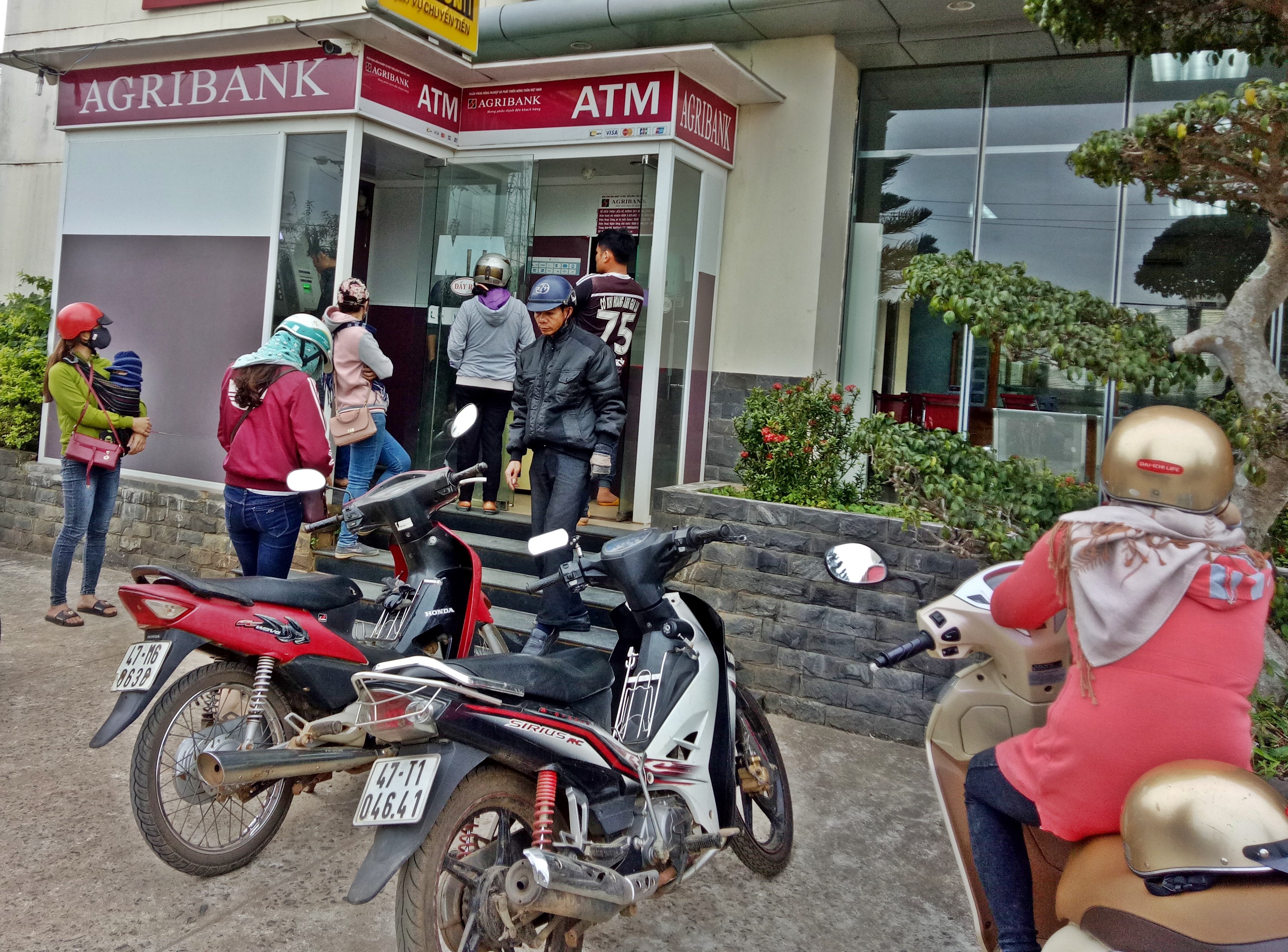 Các đơn vị Agribank trên địa bàn tỉnh Đắk Lắk, đẩy mạnh phát triển dịch vụ Thẻ tại thị trường nông nghiệp, nông thôn.