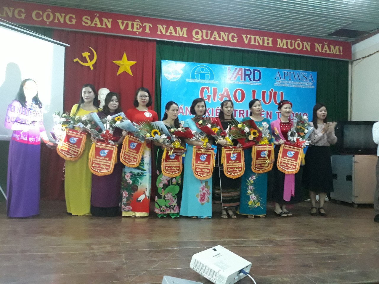 Tổ chức giao lưu sáng kiến truyền thông về an toàn giao thông