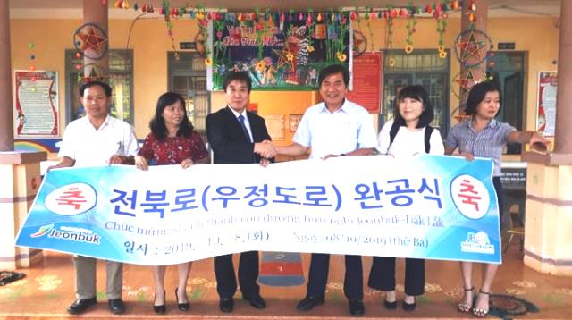 Krông Năng khánh thành và bàn giao công trình Con đường hữu nghị Jeonbuk