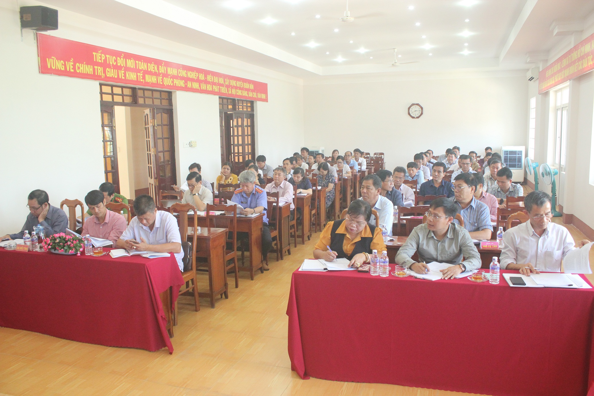 Hội nghị BCH Đảng bộ huyện Buôn Đôn lần thứ 18 (mở rộng)