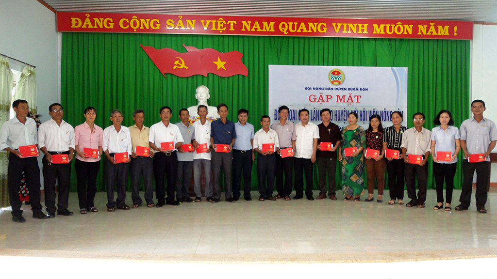 Buôn Đôn tổ chức gặp mặt đối thoại giữa lãnh đạo huyện với cán bộ, hội viên nông dân năm 2019