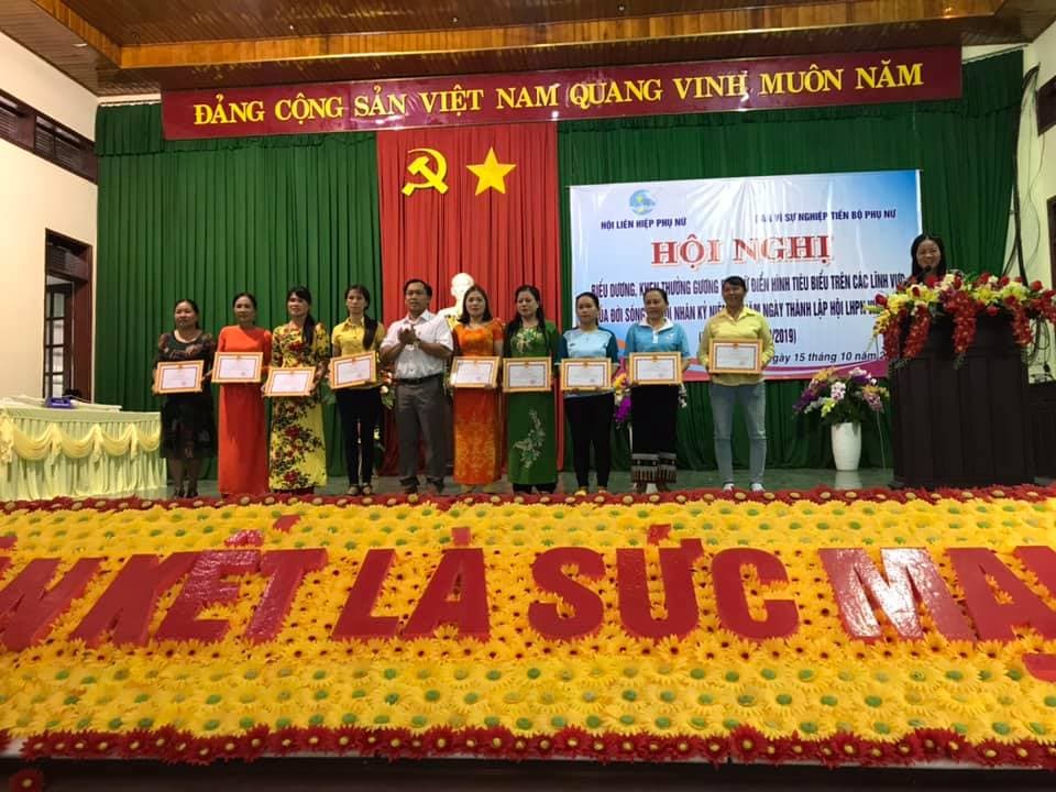 Hội LHPN huyện Ea Súp tuyên dương 20 tập thể và 10 cá nhân làm theo lời Bác