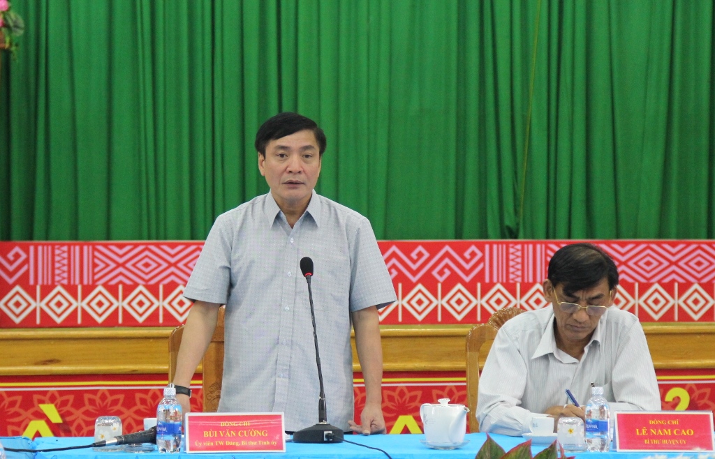 Thường trực Tỉnh uỷ làm việc với Huyện uỷ Krông Bông