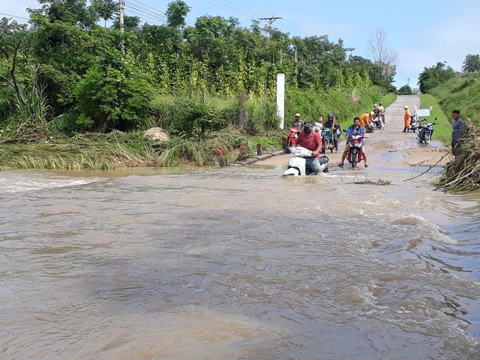 Huyện M’Đrắk: Mưa lớn làm ngập lụt, chia cắt giao thông
