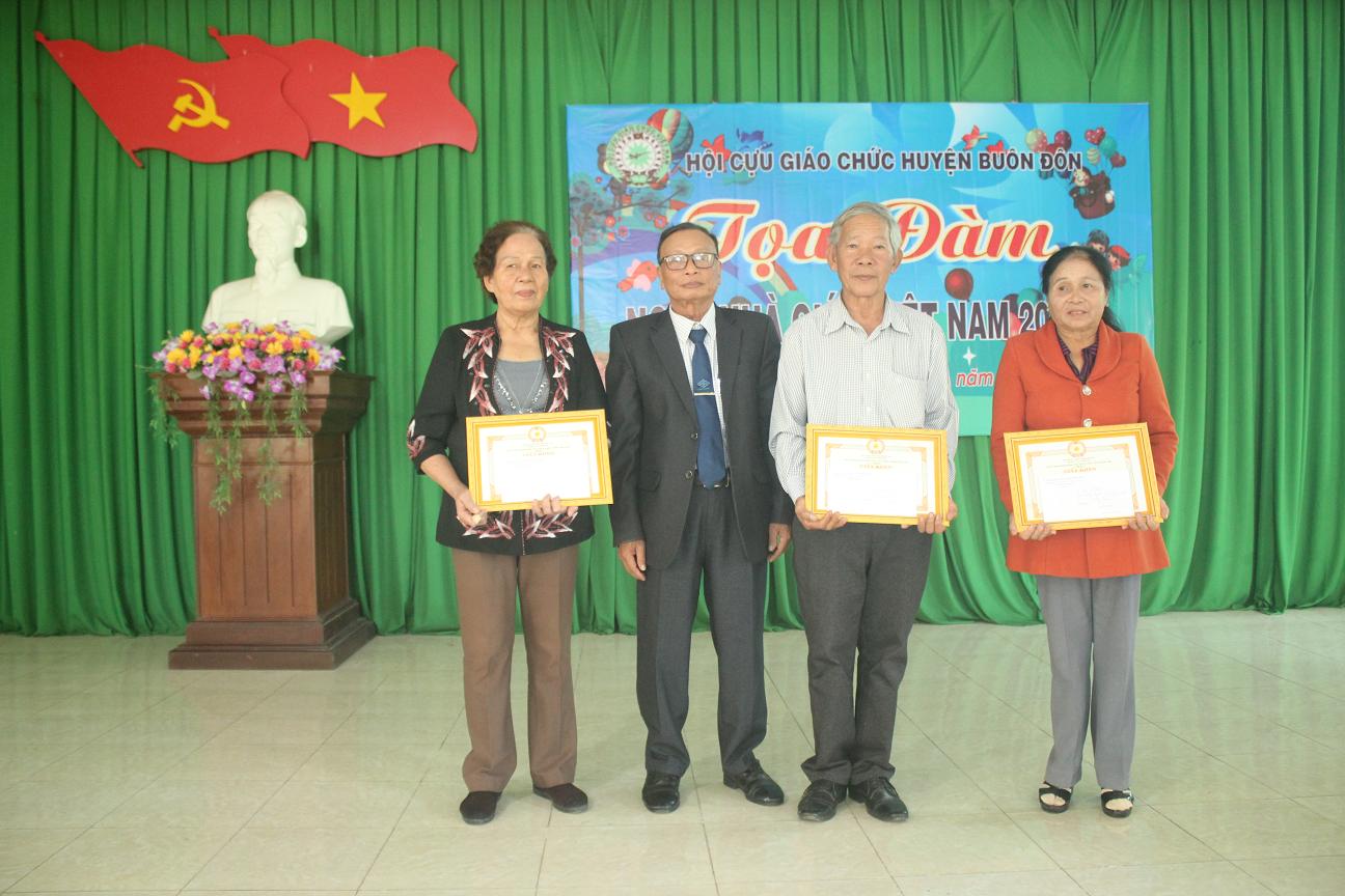 Hội Cựu giáo chức huyện Buôn Đôn: Gặp mặt nhân kỷ niệm Ngày Nhà giáo Việt Nam 20/11