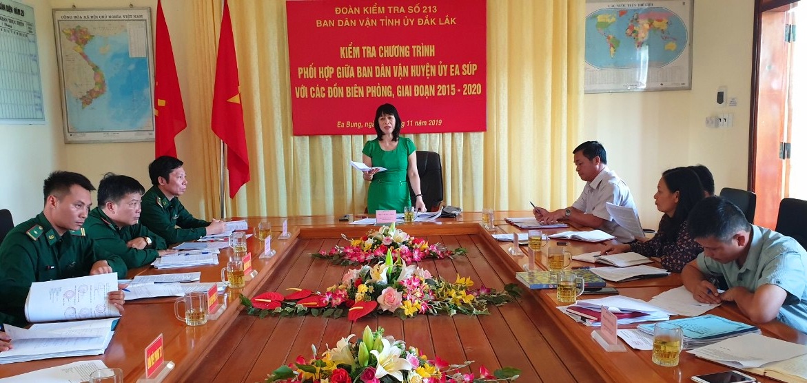 Kiểm tra chương trình phối hợp của Ban Dân vận huyện ủy Ea Súp với các Đồn Biên phòng