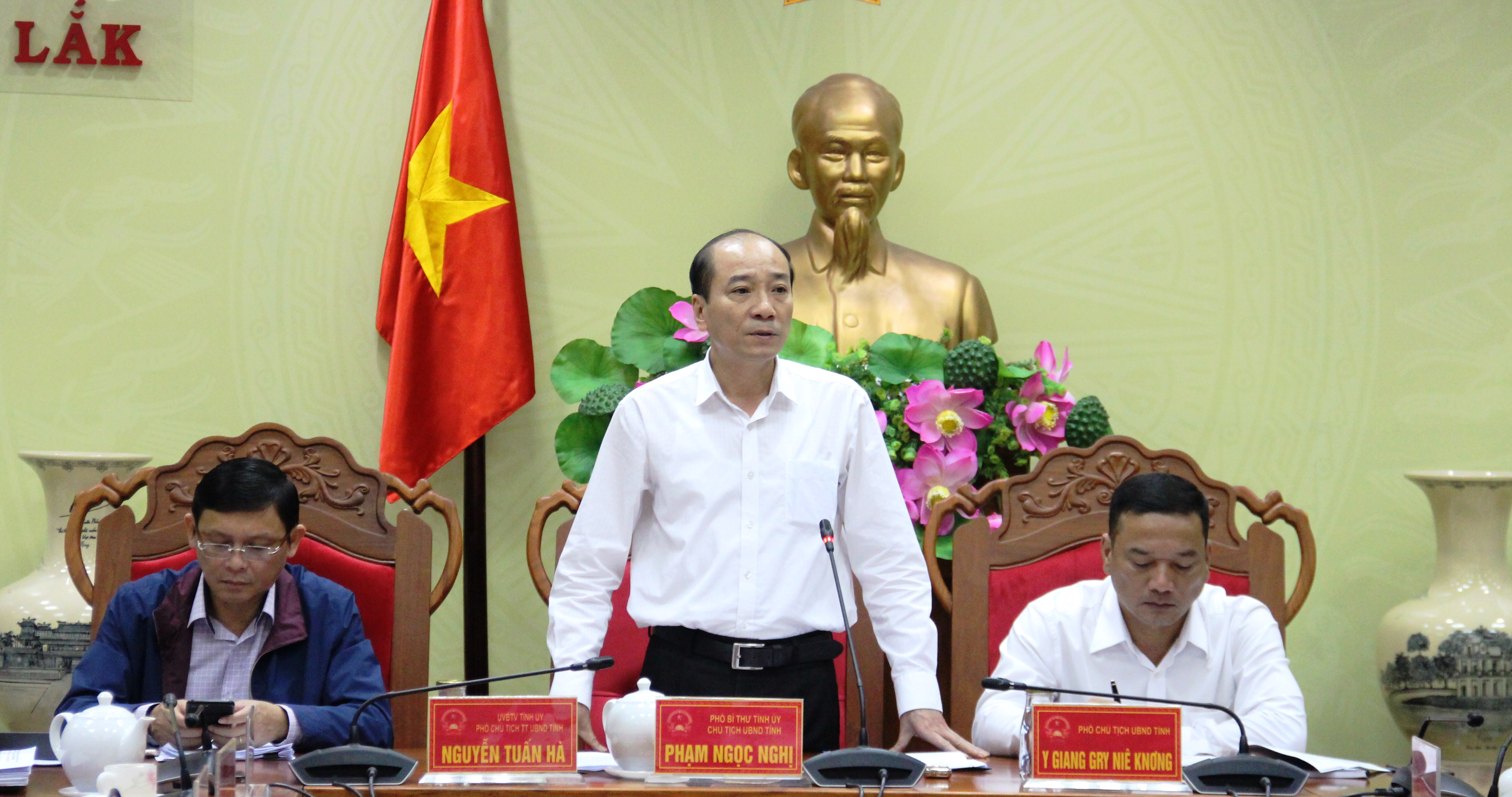 UBND tỉnh họp thông qua các nội dung trình kỳ họp thứ 9, HĐND tỉnh khóa IX