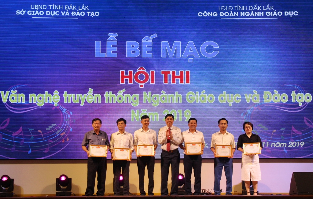 Traditional Art Performance Competition of Dak Lak Education and Training Sector 2019 wrapped up