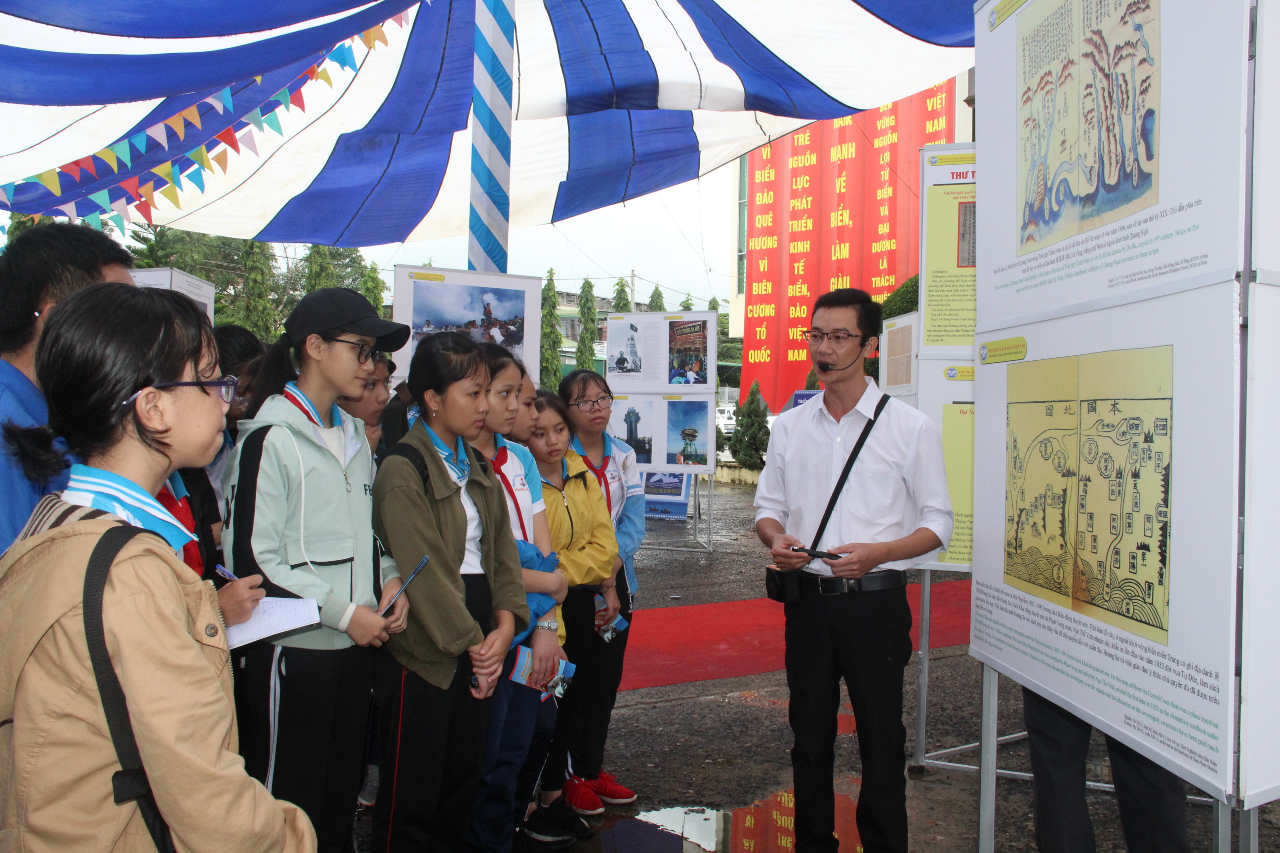 Khai mạc Triển lãm lưu động “Hoàng Sa, Trường Sa của Việt Nam - Những bằng chứng lịch sử và pháp lý” tại  huyện M’Drắk năm 2019