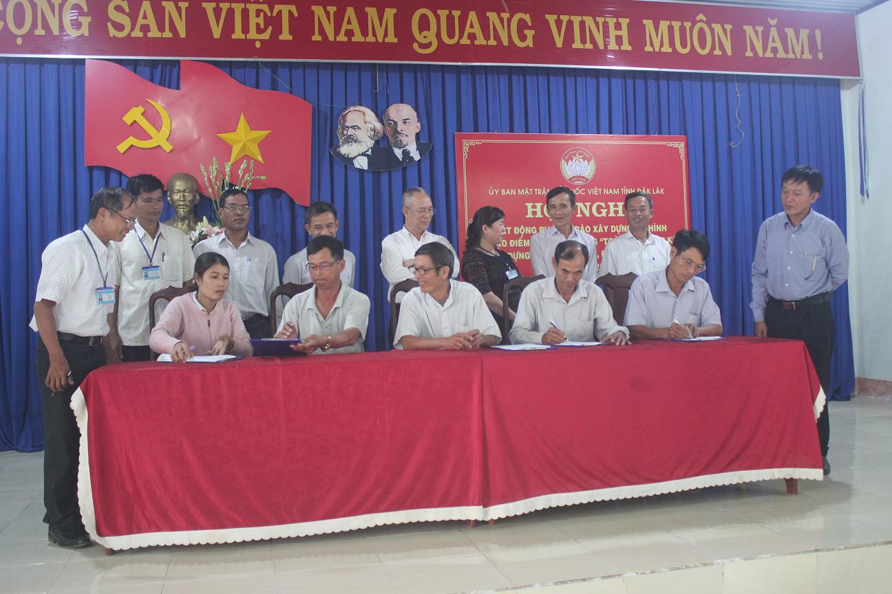 Triển khai xây dựng mô hình “Toàn dân đoàn kết xây dựng nông thôn mới, đô thị văn minh” tại xã Ea Wer