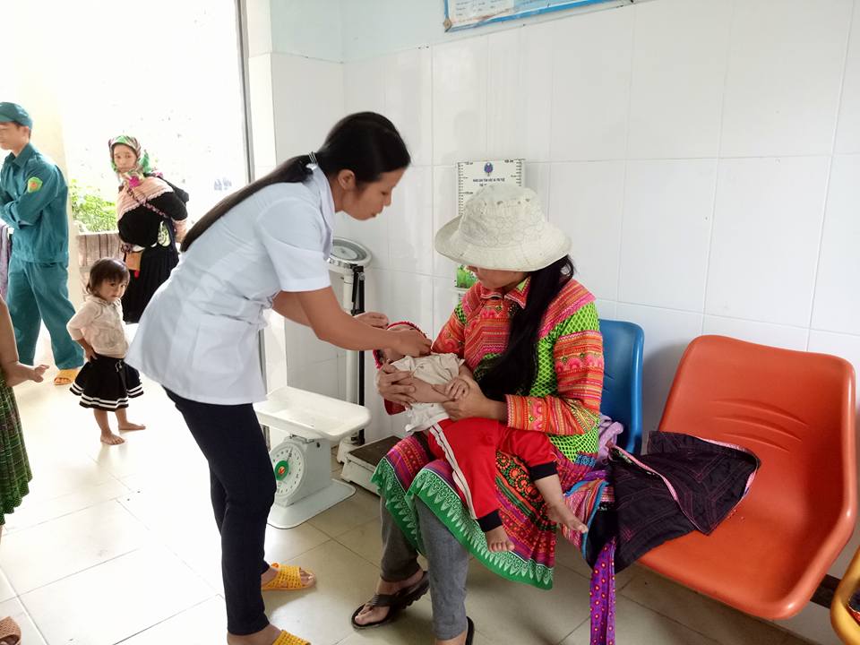 Huyện M’Drắk: Trên 97% trẻ em trong độ tuổi được uống vitamin A miễn phí