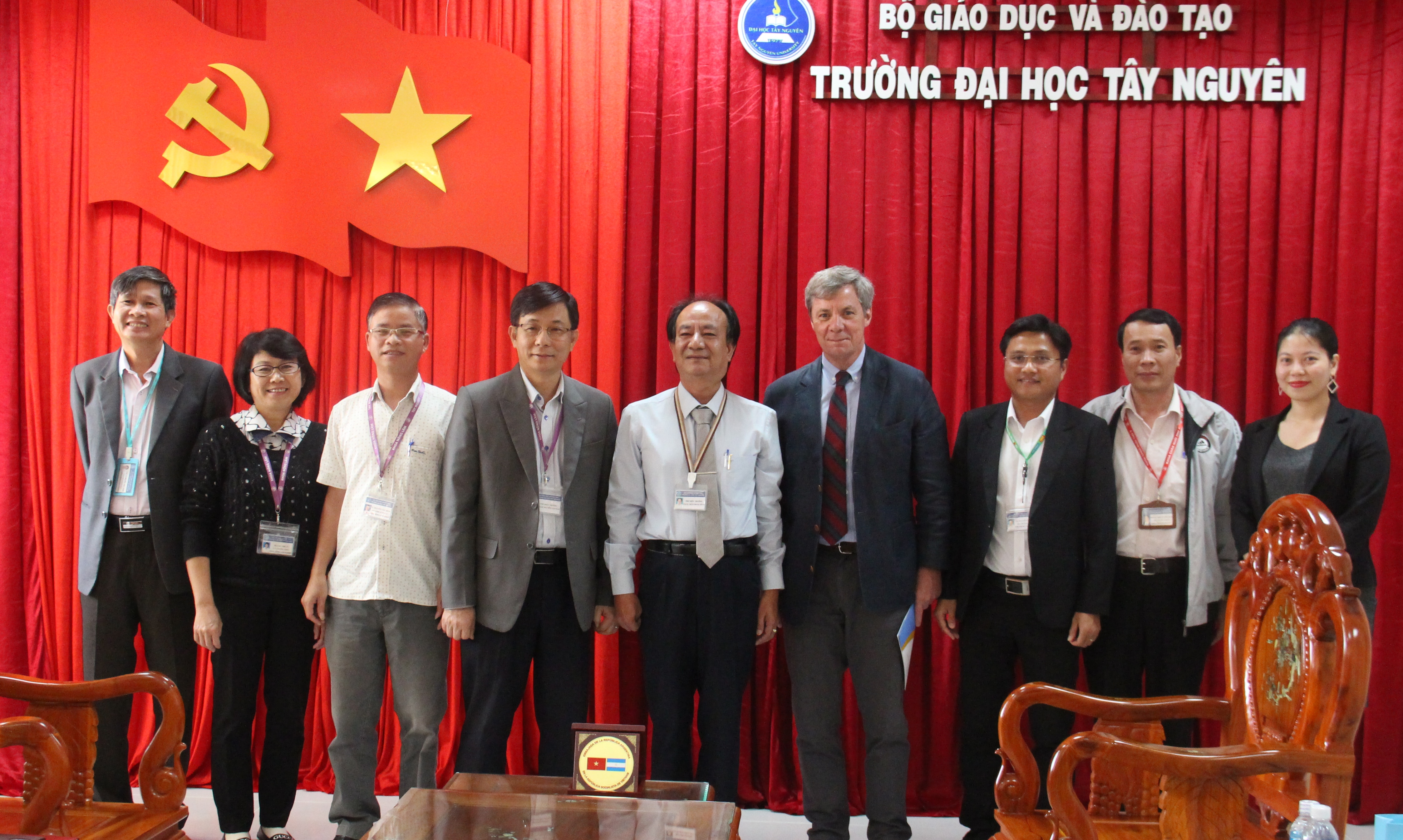 Argentine Ambassador to Vietnam works with Tay Nguyen University