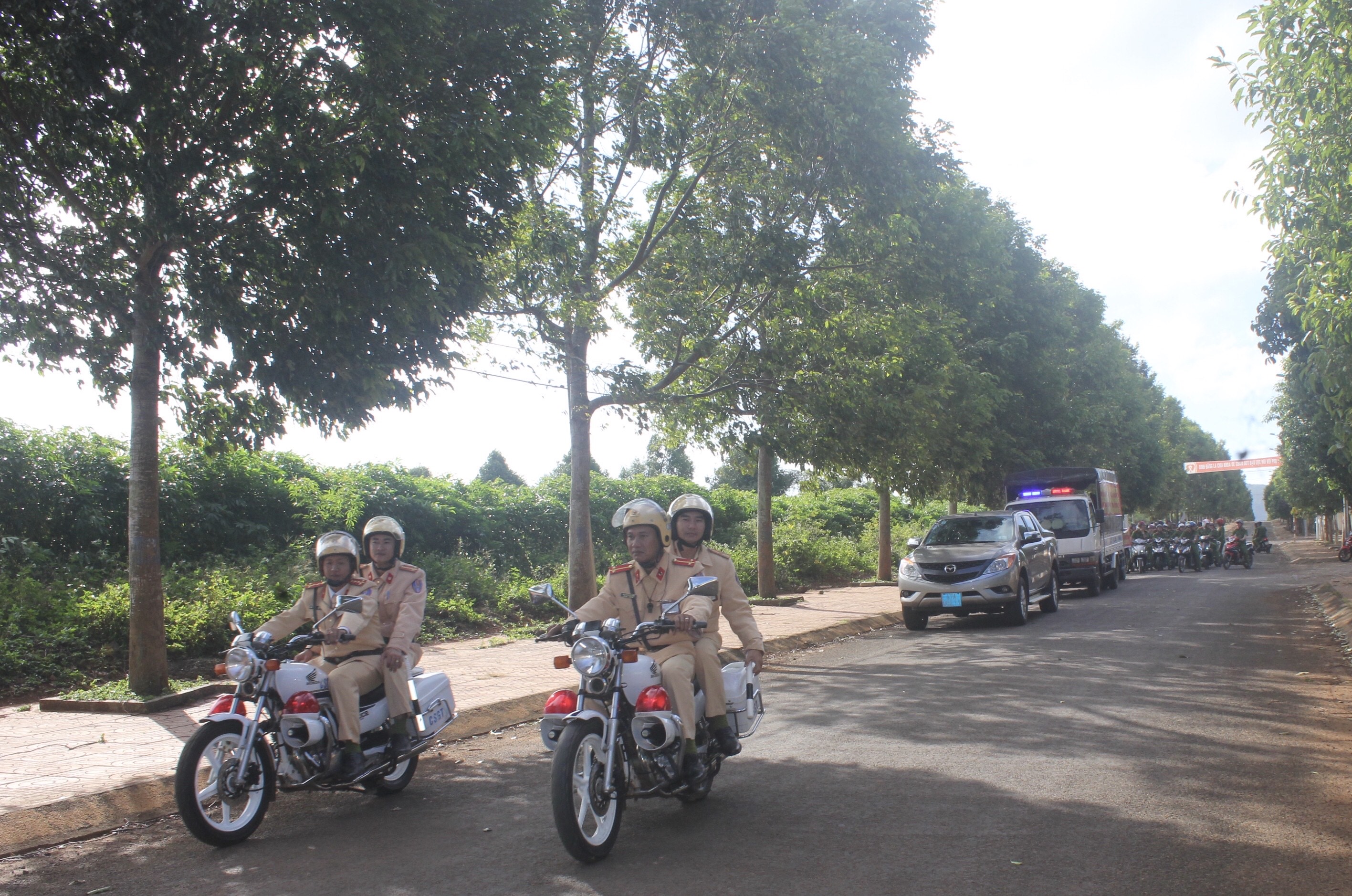 Cư Kuin ra quân thực hiện đợt cao điểm tấn công trấn áp tội phạm, bảo đảm an ninh chính trị, trật tự an toàn xã hội Tết Nguyên đán Canh Tý năm 2020.