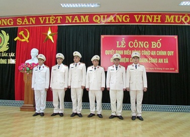 Huyện Krông Bông công bố “Quyết định điều động Công an chính quy đảm nhiệm các chức danh Công an xã”