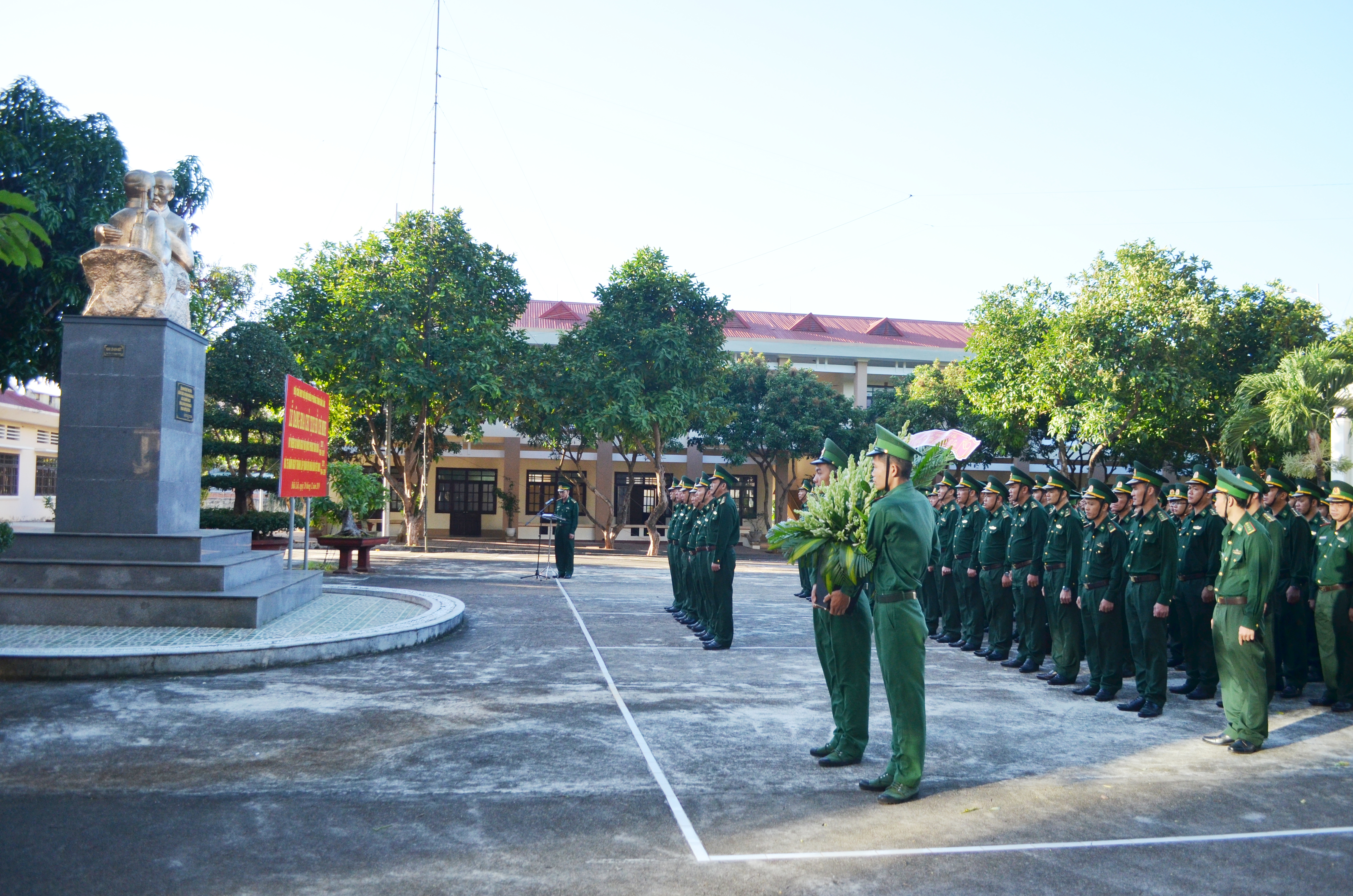 Bộ Chỉ huy BĐBP tỉnh Đắk Lắk tổ chức Lễ dâng hoa Chủ tịch Hồ Chí Minh
