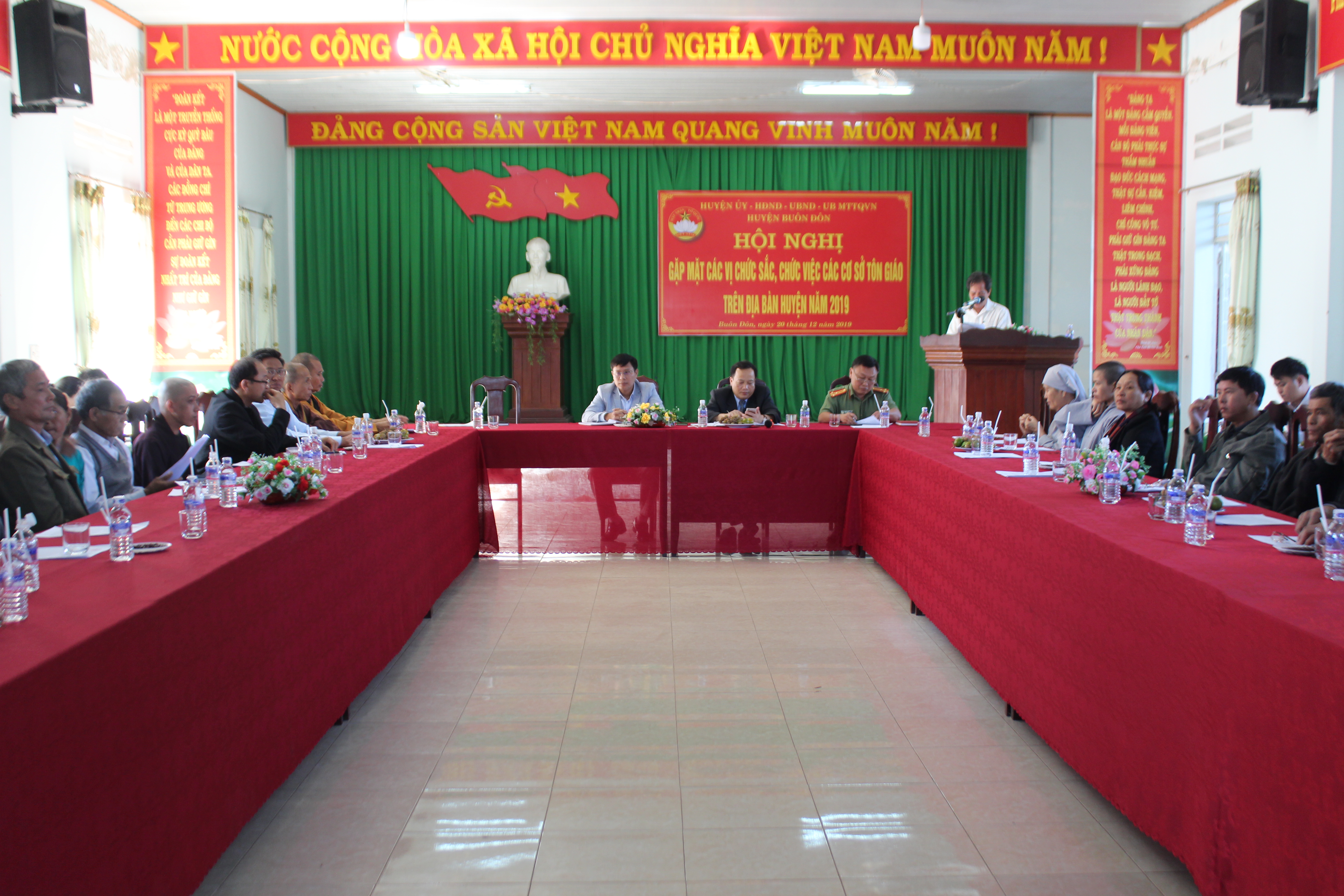 Buôn Đôn gặp mặt chức sắc, chức việc tiêu biểu của cơ sở tôn giáo trên địa bàn huyện năm 2019