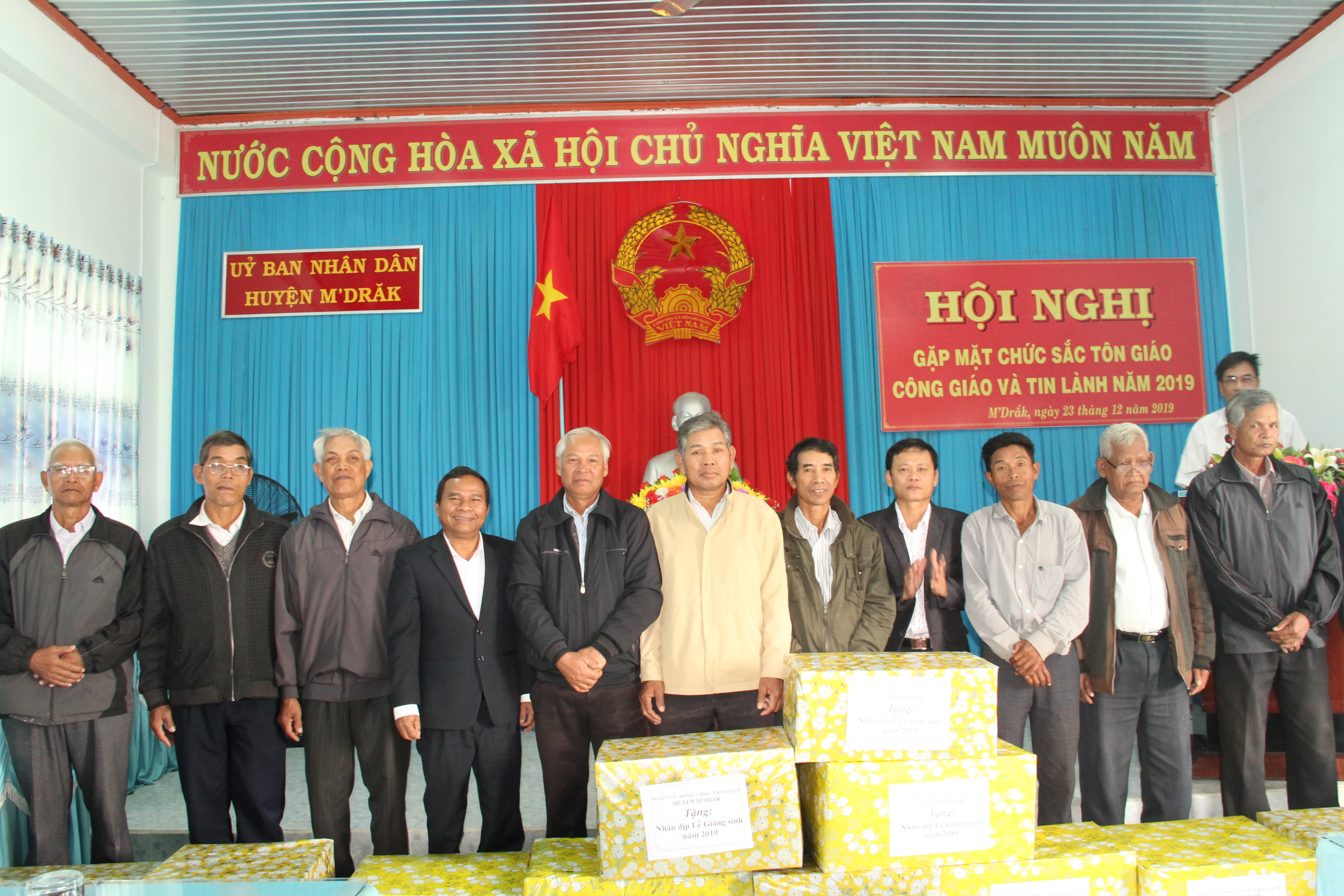 Huyện M’Drắk gặp mặt chức sắc tôn giáo Công giáo và Tin lành năm 2019