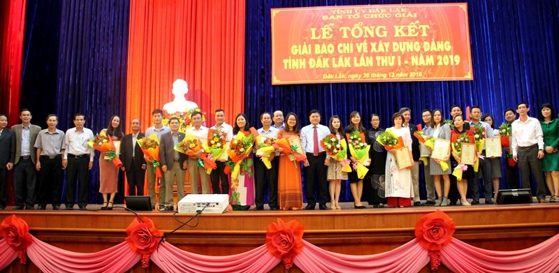 Tổng kết và trao giải Báo chí về xây dựng Đảng tỉnh Đắk Lắk lần thứ 1 năm 2019