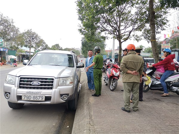 Huyện M’Đrắk: Tăng cường chấn chỉnh vi phạm hành lang an toàn giao thông đường bộ