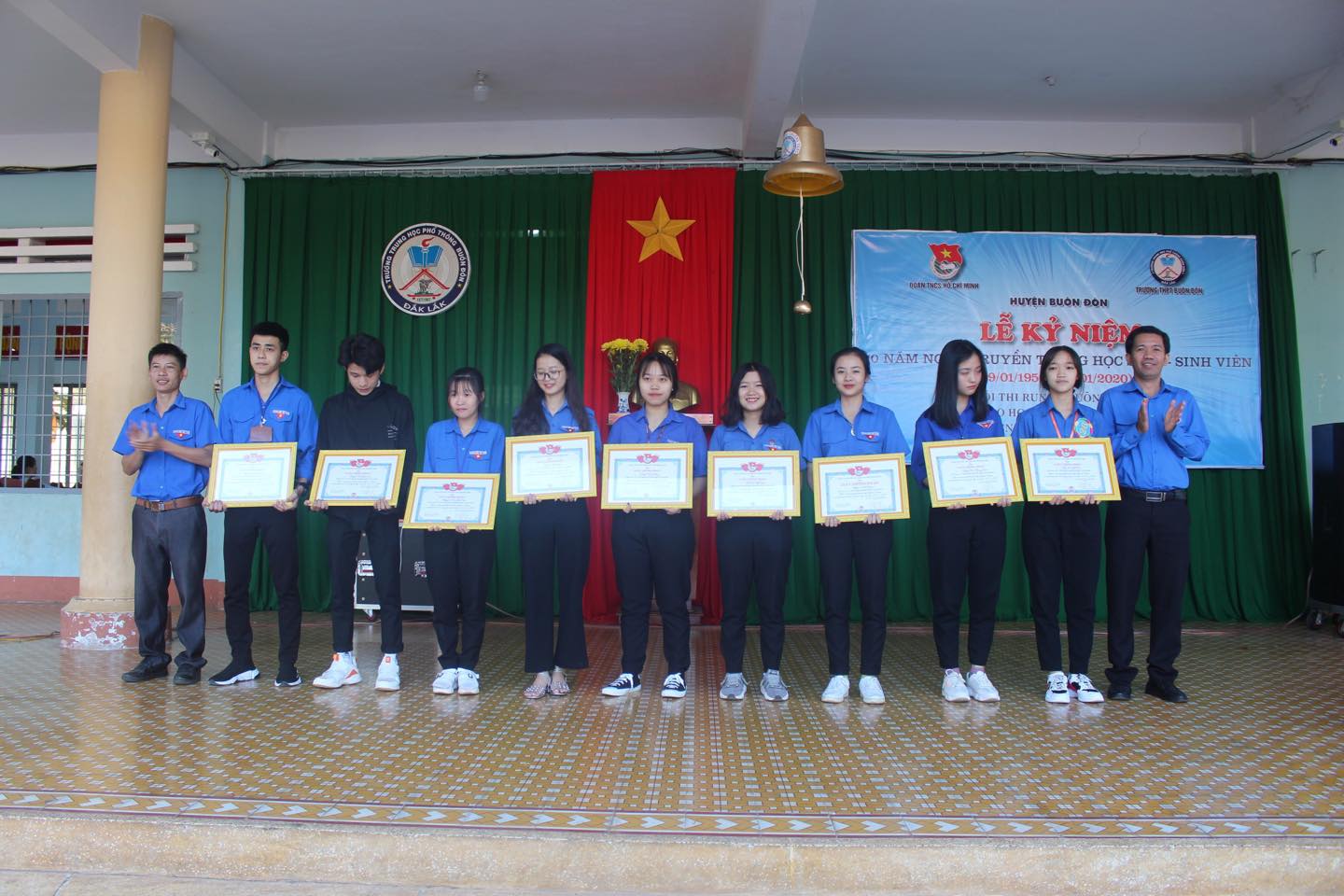 Trường THPT Buôn Đôn: Kỷ niệm 70 năm Ngày truyền thống học sinh, sinh viên