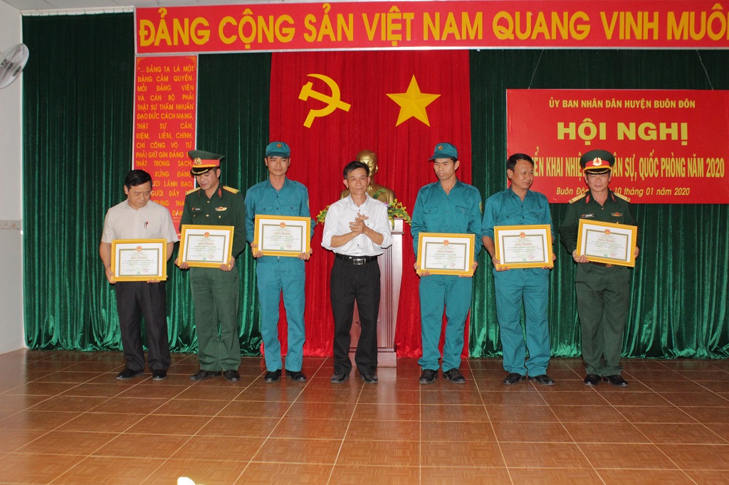 UBND huyện Buôn Đôn triển khai nhiệm vụ quân sự, quốc phòng năm 2020