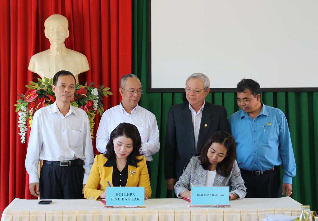 Khối thi đua số 2 của tỉnh ký kết giao ước thi đua năm 2020