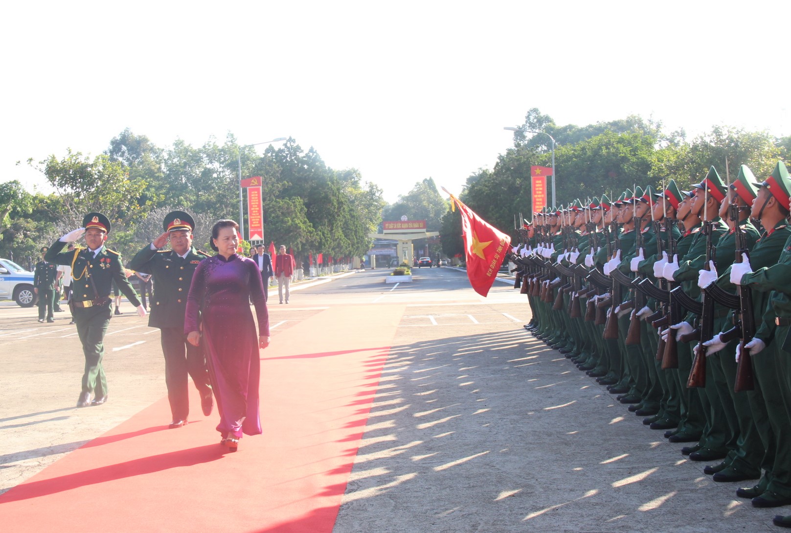Chủ tịch Quốc hội Nguyễn Thị Kim Ngân thăm, chúc Tết cán bộ, chiến sĩ Bộ Chỉ huy Quân sự tỉnh Đắk Lắk