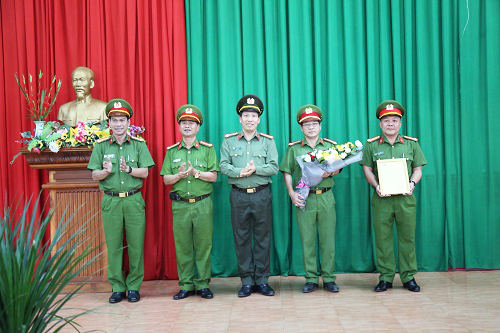 Khen thưởng Phòng Cảnh sát cơ động