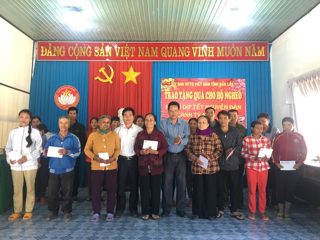 Tặng 470 suất quà cho hộ nghèo nhân dịp Tết Nguyên đán Canh Tý - 2020